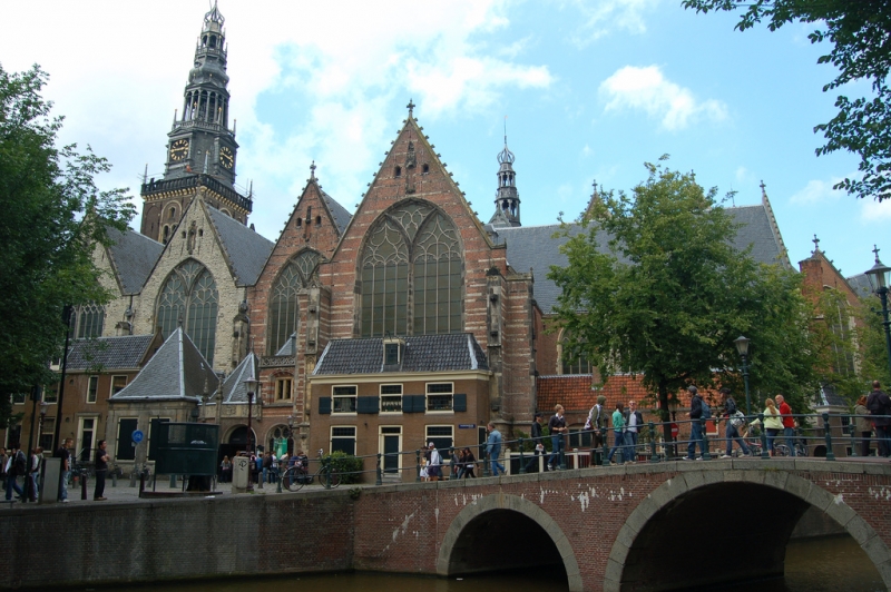 Iglesia Oude Kerk en Ámsterdam