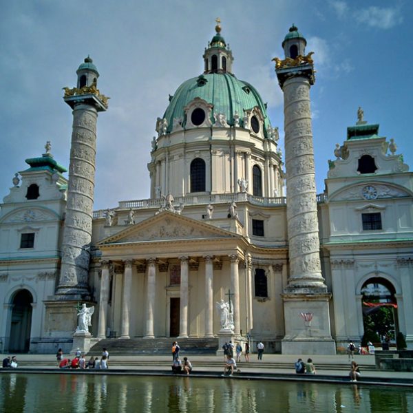 Iglesia San Carlos de Borromeo en Viena