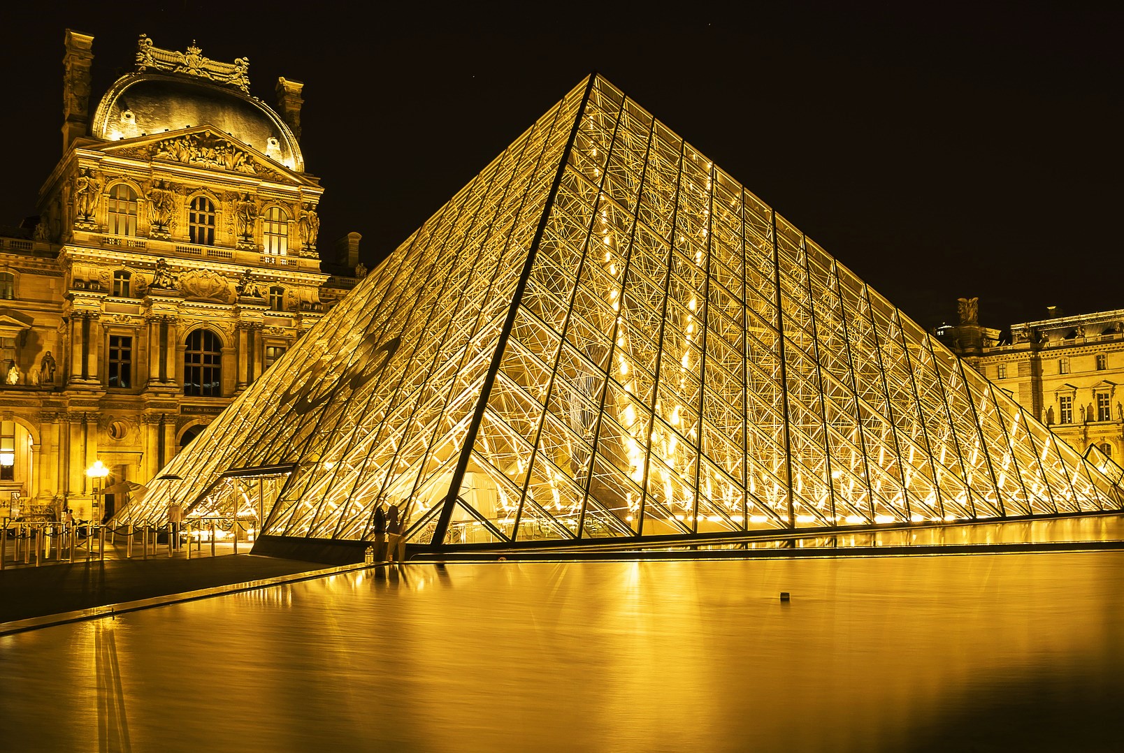 Museo del Louvre en París Francia