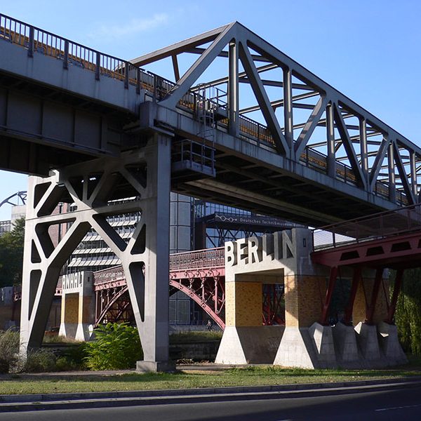Puente Anhalter Steg de Berlín