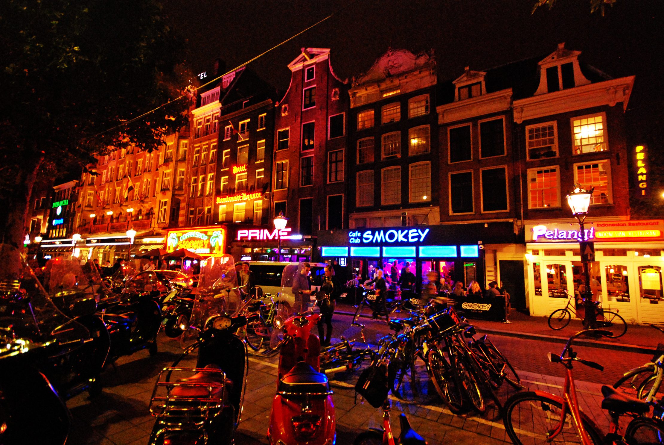 Rembrandtplein en Ámsterdam
