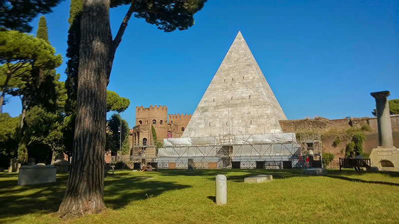 Pirámide de Cayo Cestio