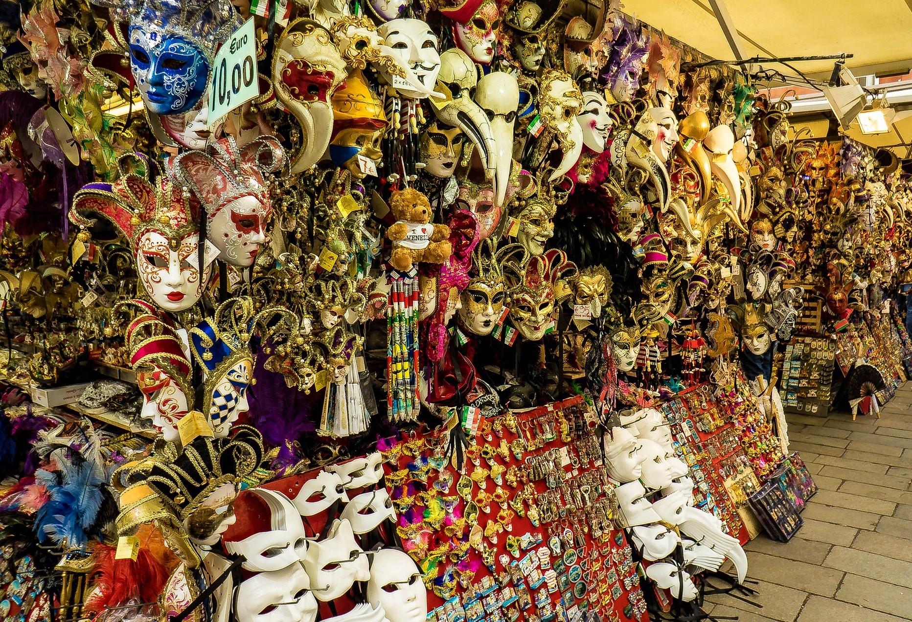 Productos típicos durante los mercadillos de navidad en Venecia - Máscaras de Carnaval