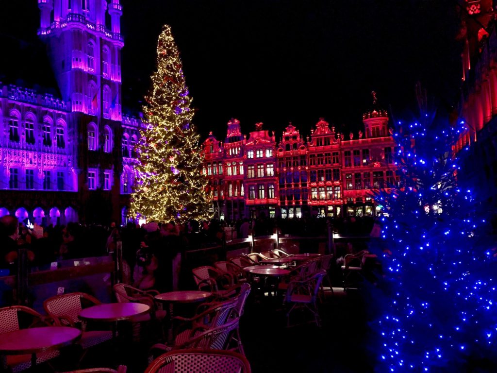 La Grand-Place en Bruselas es espactacular con las luces de Navidad