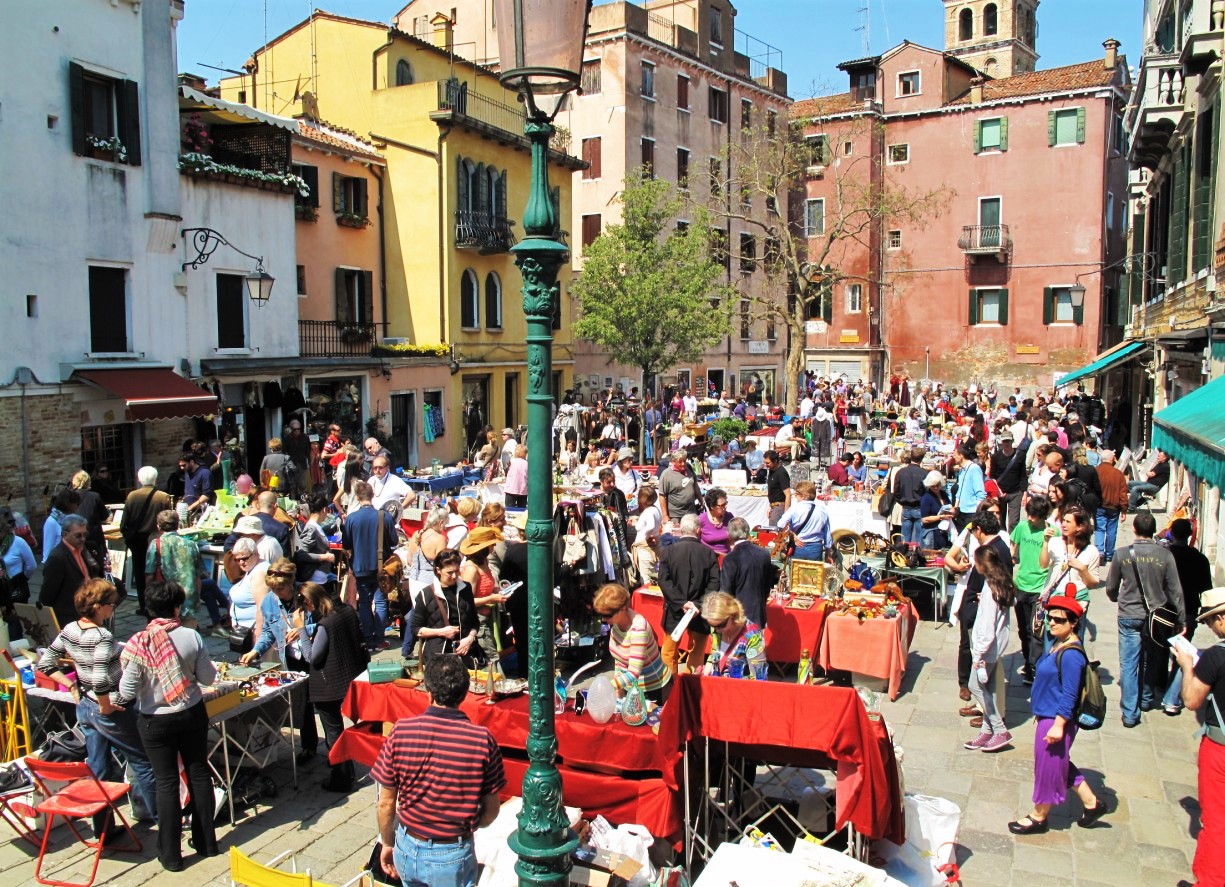 Market of Miracles in Venice