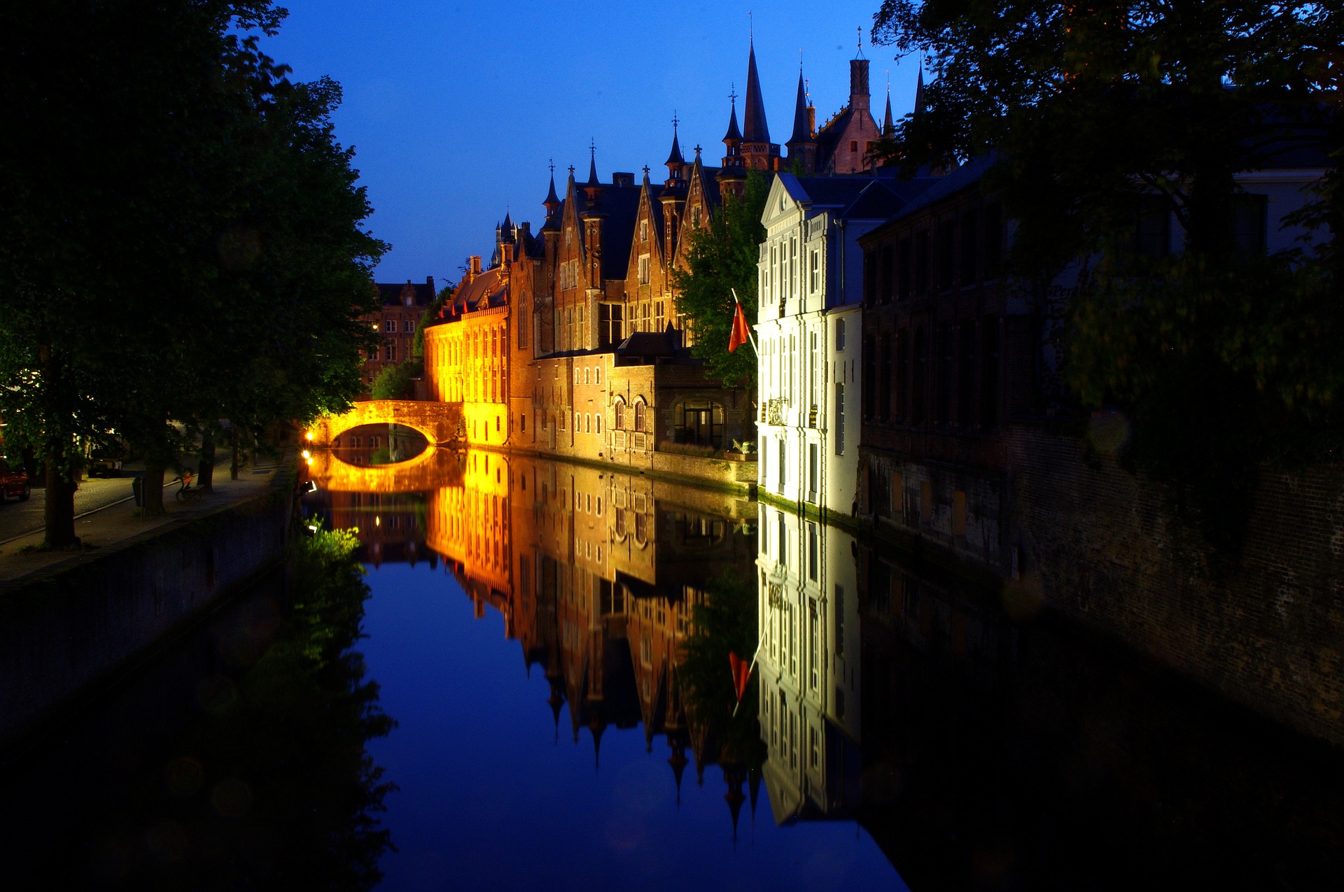 Canal mirror in Bruges