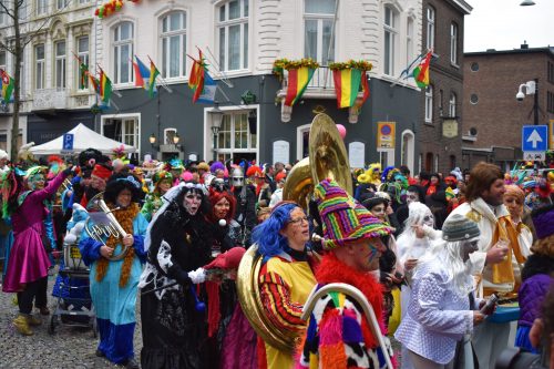 Maastricht Carnival 2019 - happy crowd on the Grand Parade