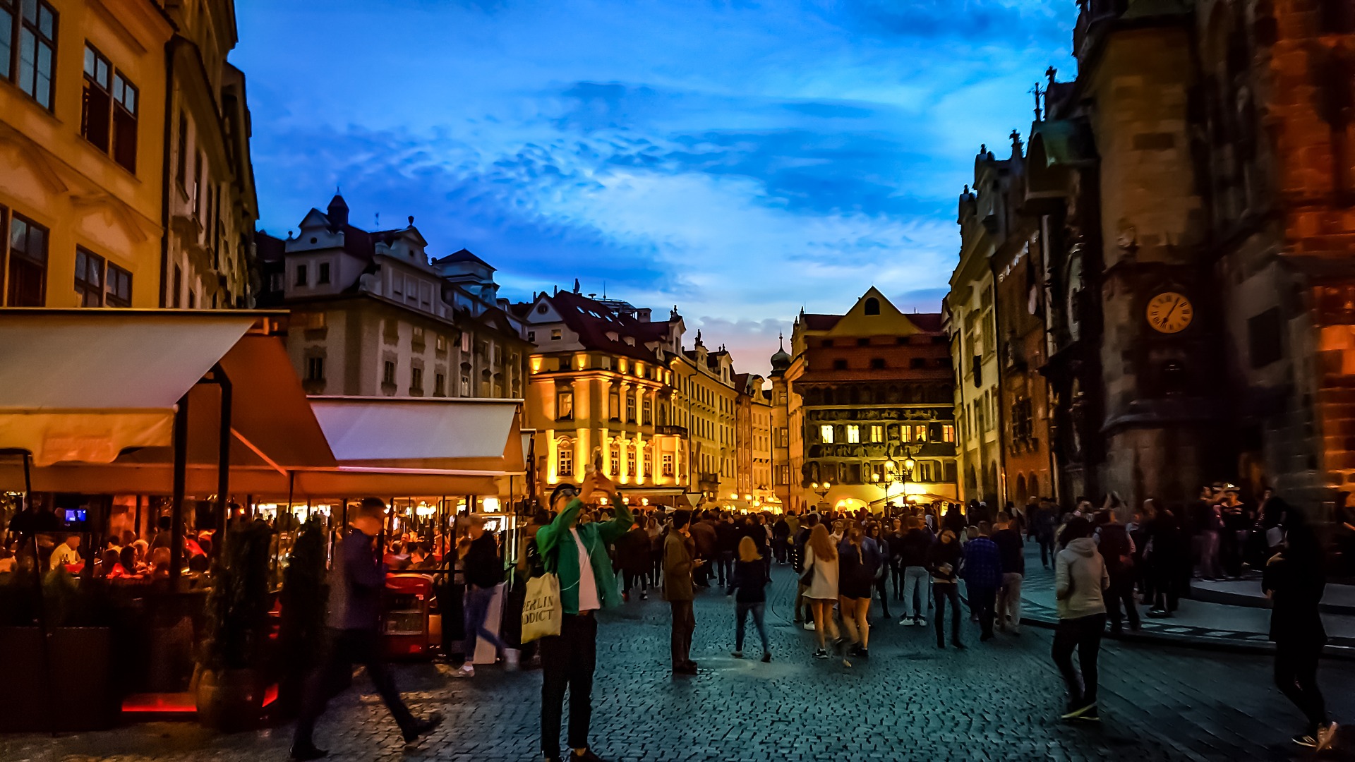 What streets are nightlife in Prague?