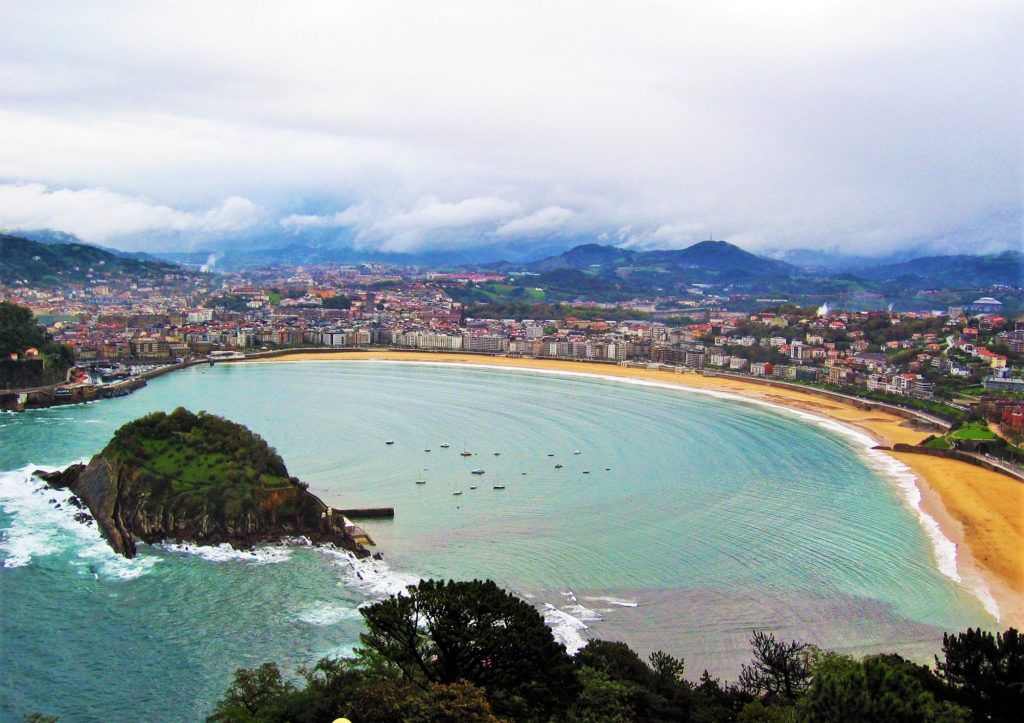 La Concha beach in San Sebastian has won the title of the best beach of Europe by Traveller's Choice Awards