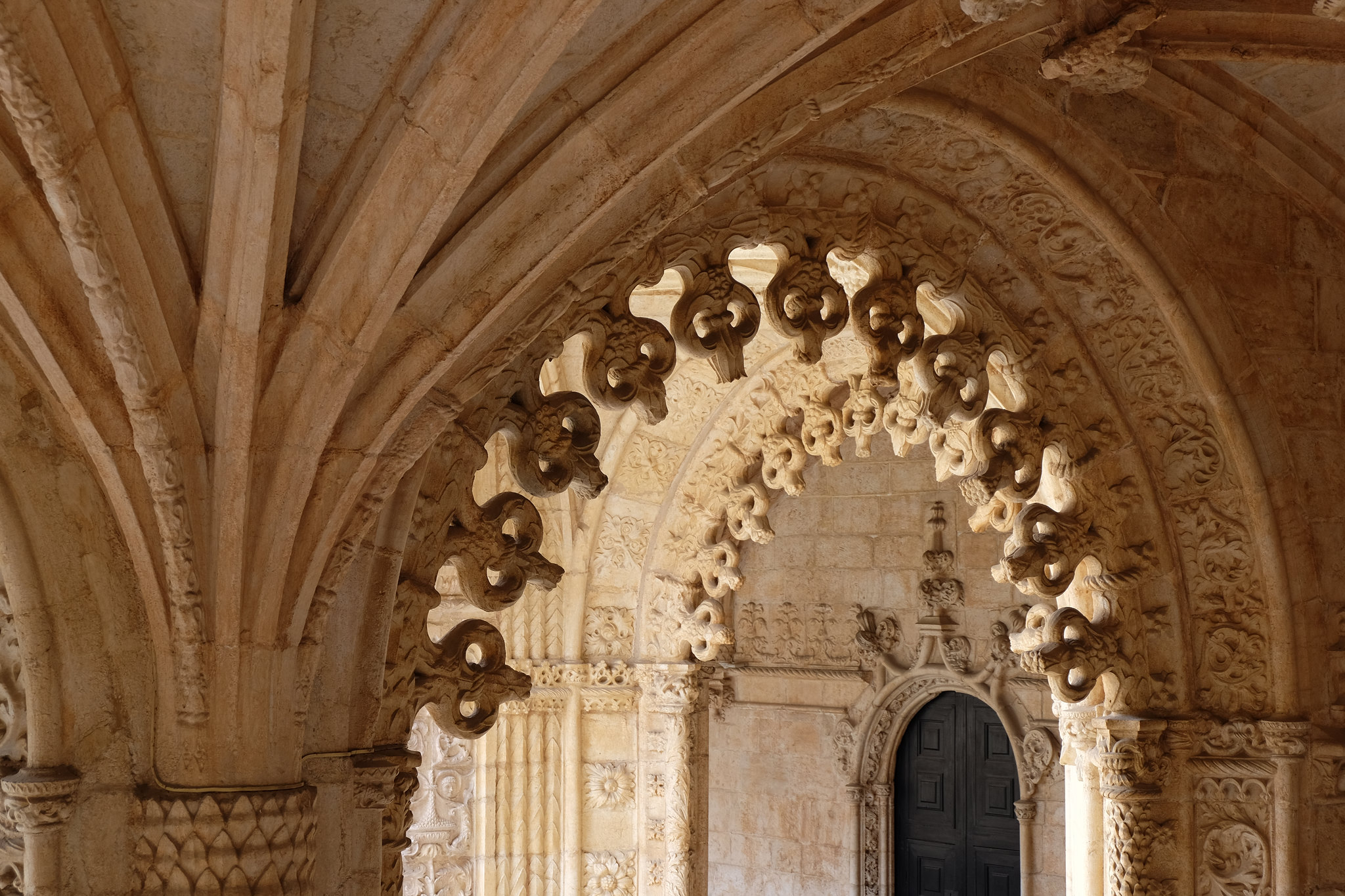 Detalles de los Arcos del Claustro del Monasterio de los Jerónimos