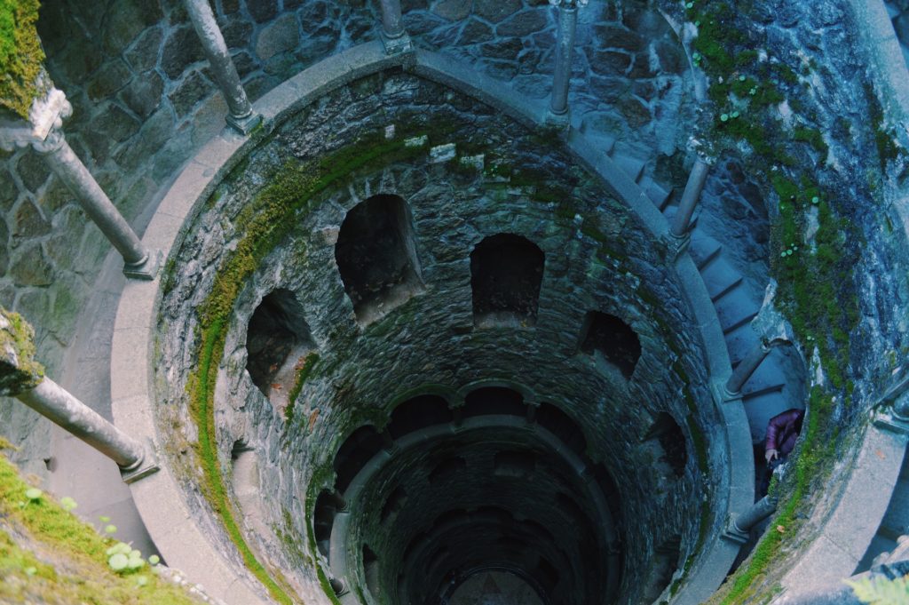 The Masonic Initiation Well of the Quinta da Regaleira is a passage from the light towards the darkness that you will never forget