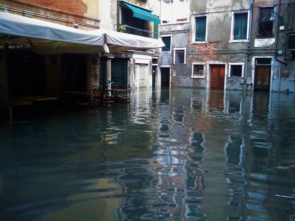 Acqua alta makes Venice sink back to the sea
