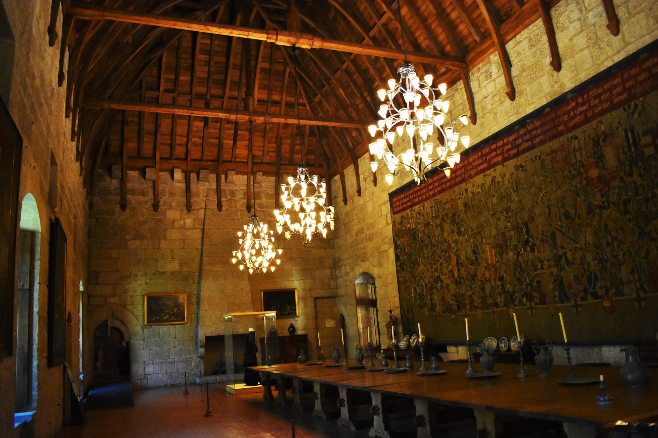 Interior del esplendido palacio de los Duques de Braganza en Guimarães