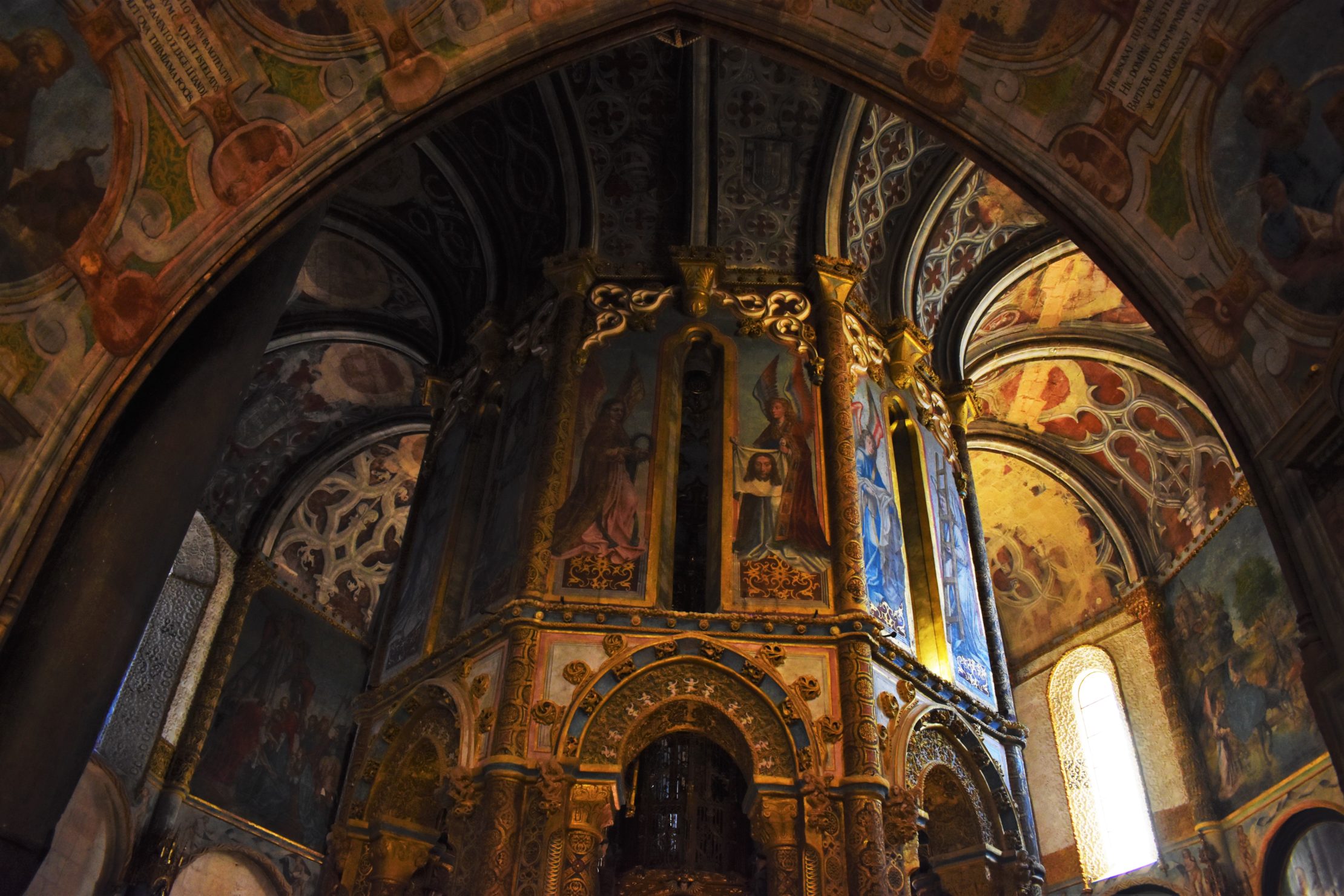 La impresionante iglesia redonda en el Castillo de los Templarios en Tomar